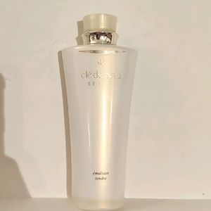 NWT Clé de Peau Émulsion Tendre